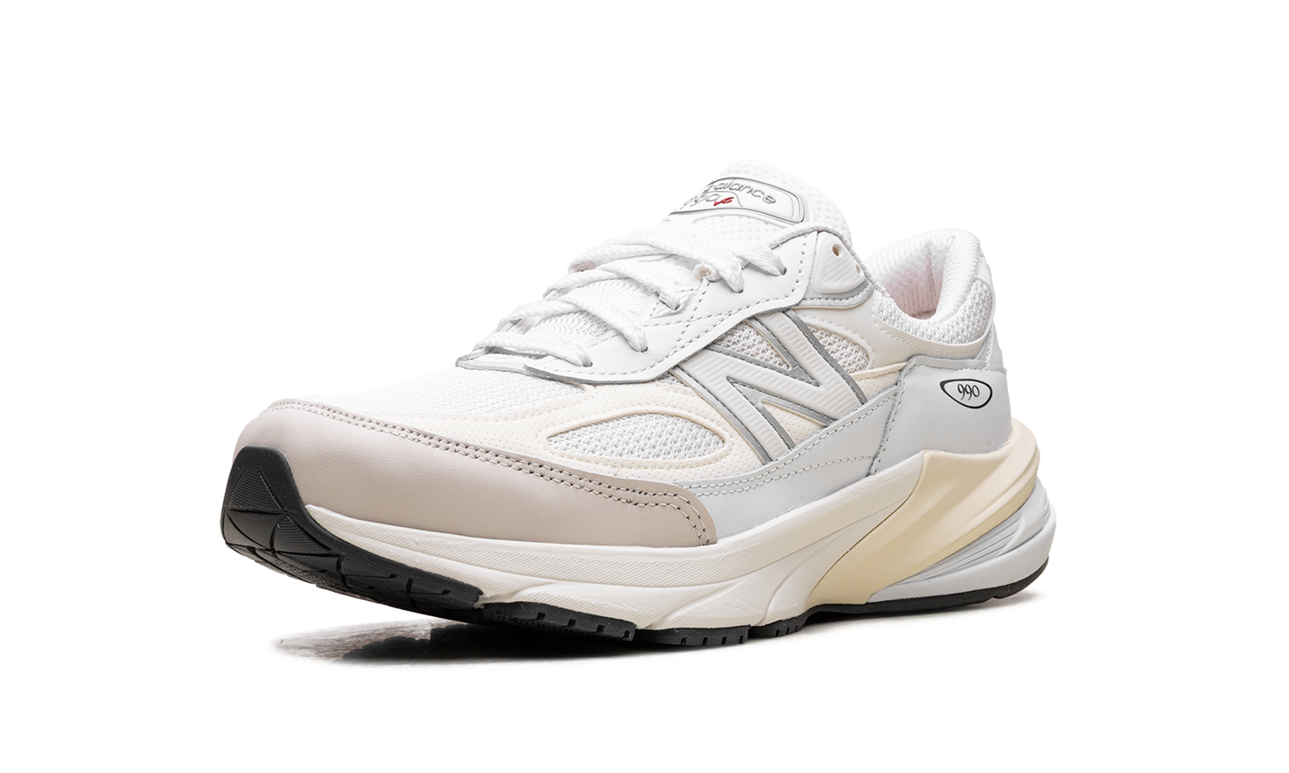 990v6 "Made in USA - White Sea Salt" U990GB6