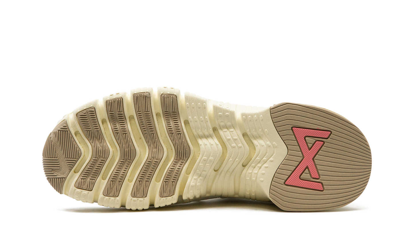 Free Metcon 5 WMNS "Sail Sanddrift" DV3950 100