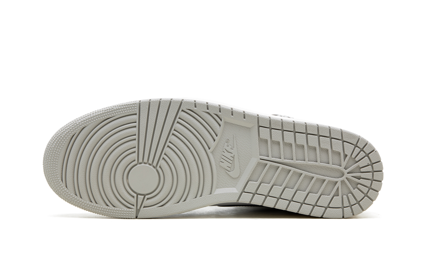 Air Jordan 1 High OG "White Cement" DZ5485 052