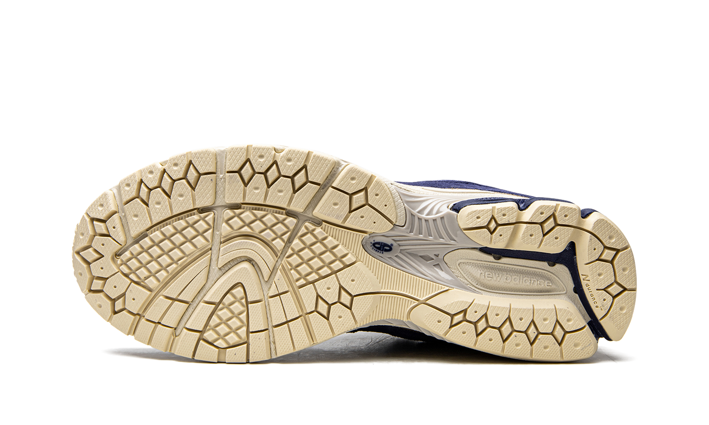 2002R "Night Tide" M2002RG