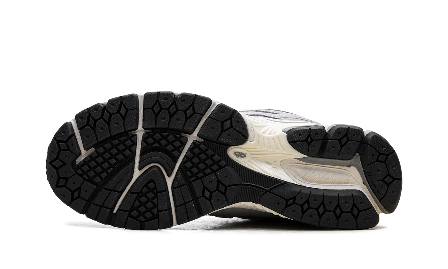 1906R "Raincloud" M1906REJ