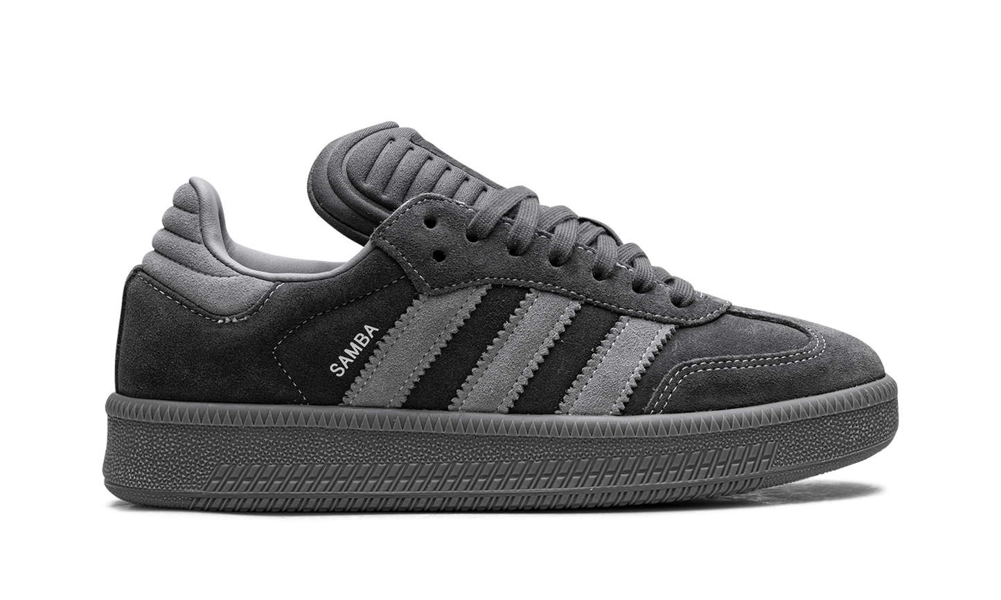 Samba XLG "Carbon Grey" ID3912
