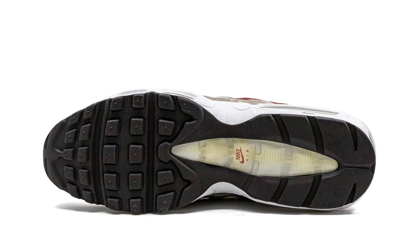 Air Max 95 "Social FC" DQ9016 001