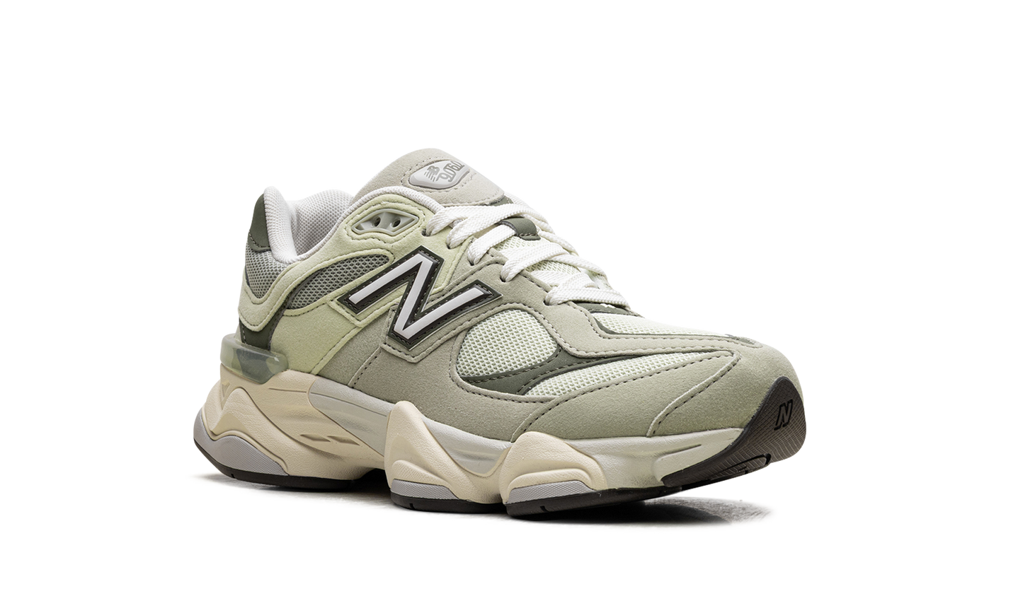 9060 GS "Olivine" GC9060EE