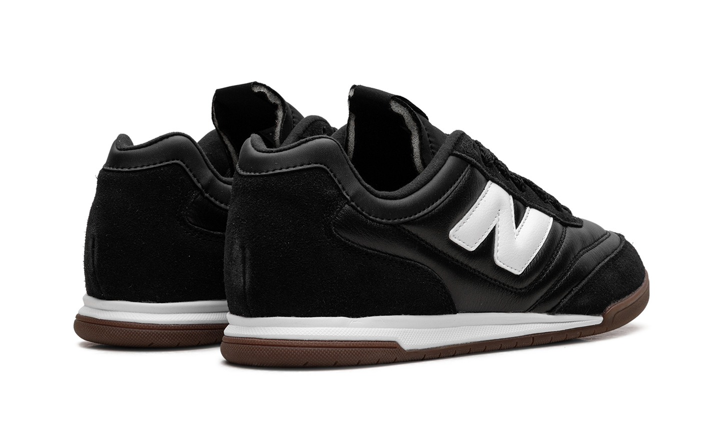 RC42 "Black White" URC42LB