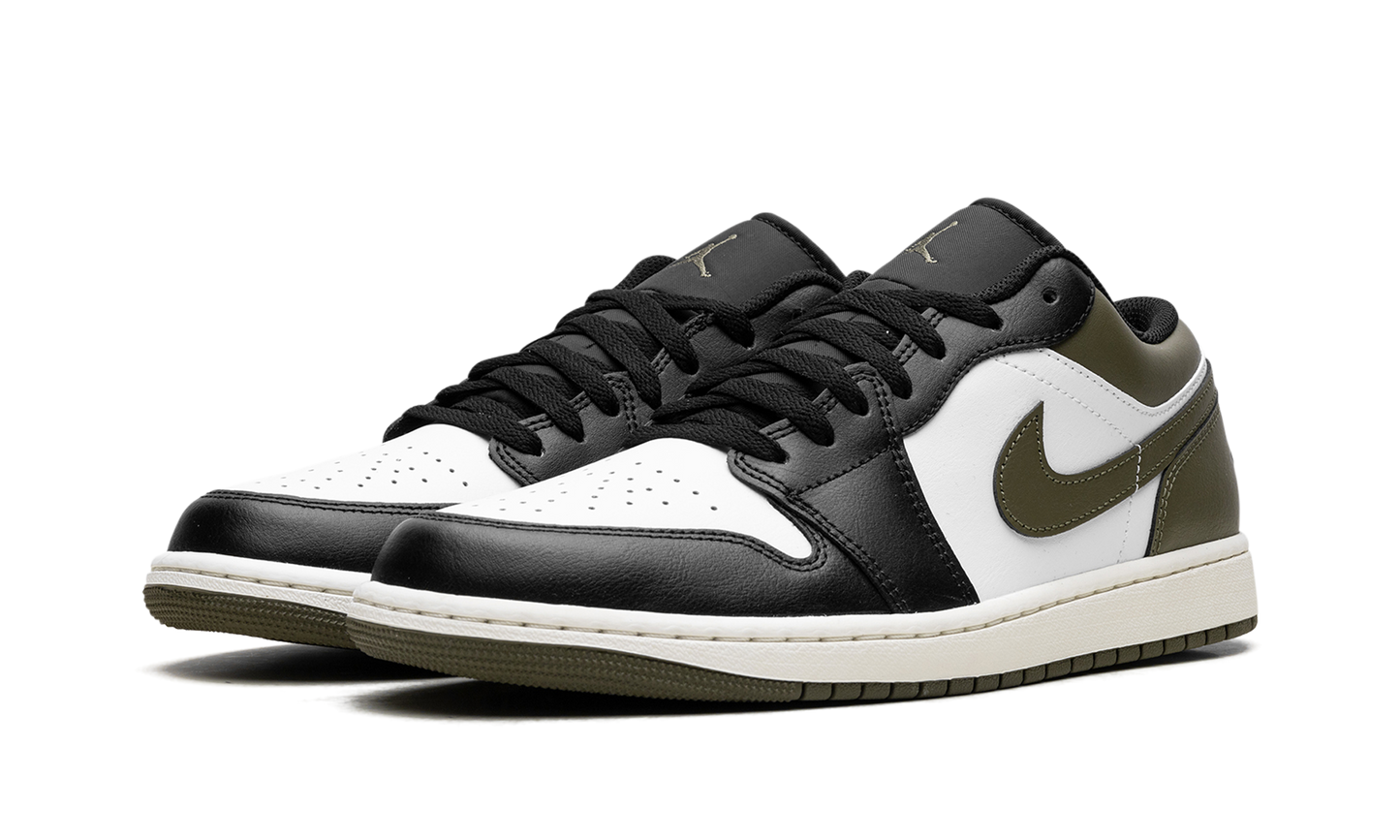 Air Jordan 1 Low "Black Toe Medium Olive" 553558 092