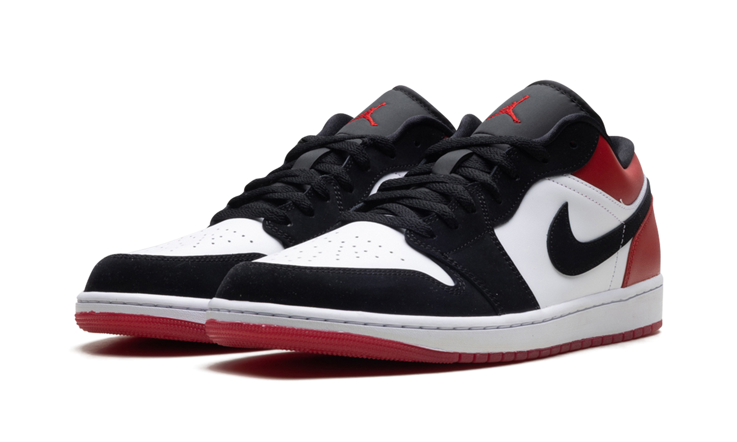 Jordan 1 Low SE "Black Toe (2025)" IB8971 106