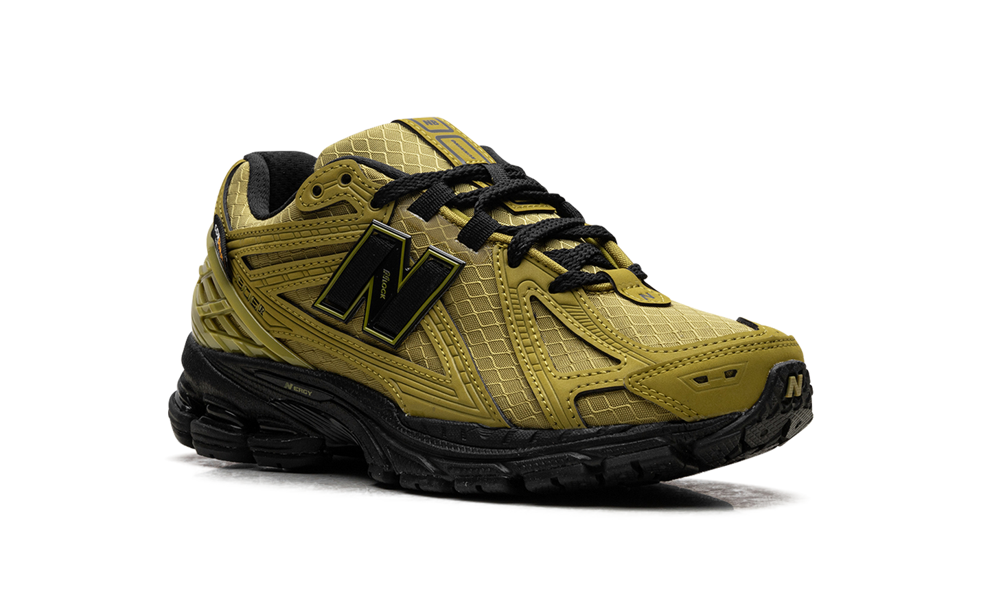 1906R "Cordura Marshland Black" M1906RWD