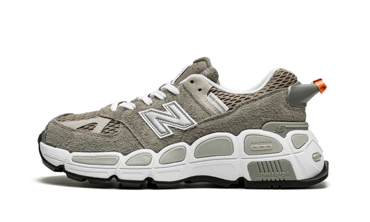 574 "Salehe Bembury - Yurt" MS574YSC