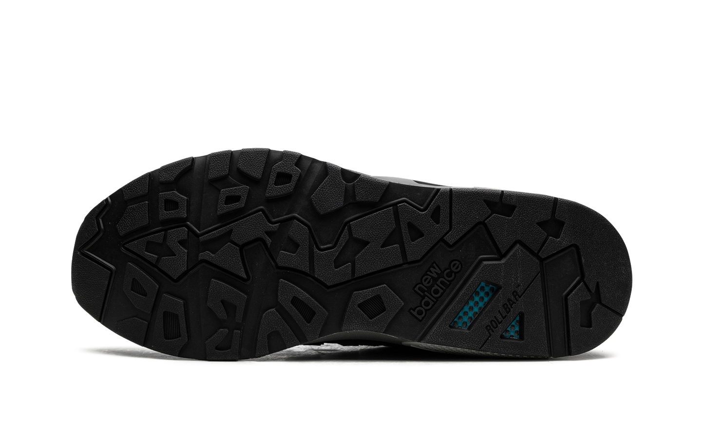 580 "Black / Teal" MT580VE2