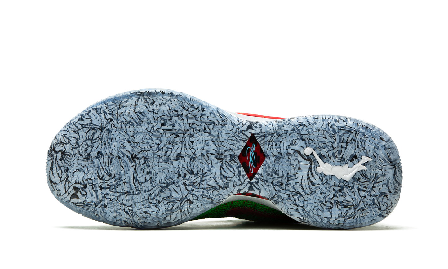 Lebron 20 "Stocking Stuffer" FJ4955 300