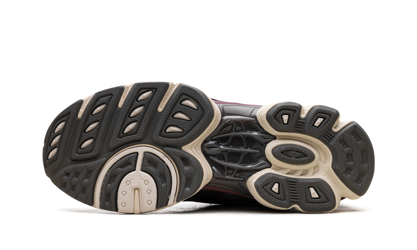 Gel-Nimbus 9 "Truffle Grey Dark Cherry" 1201A424 026