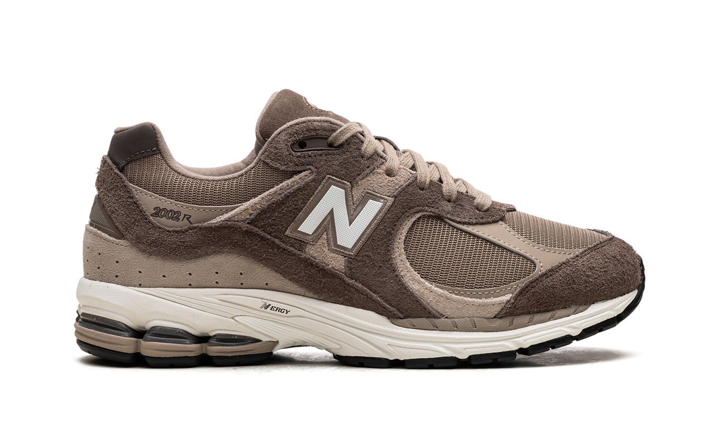 2002R "ASOS Exclusive Brown" M2002RAY