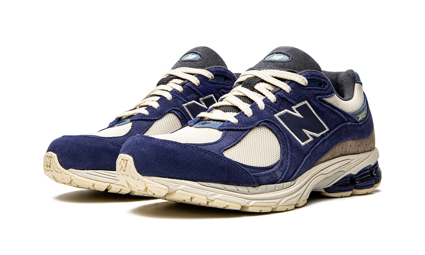 2002R "Night Tide" M2002RG