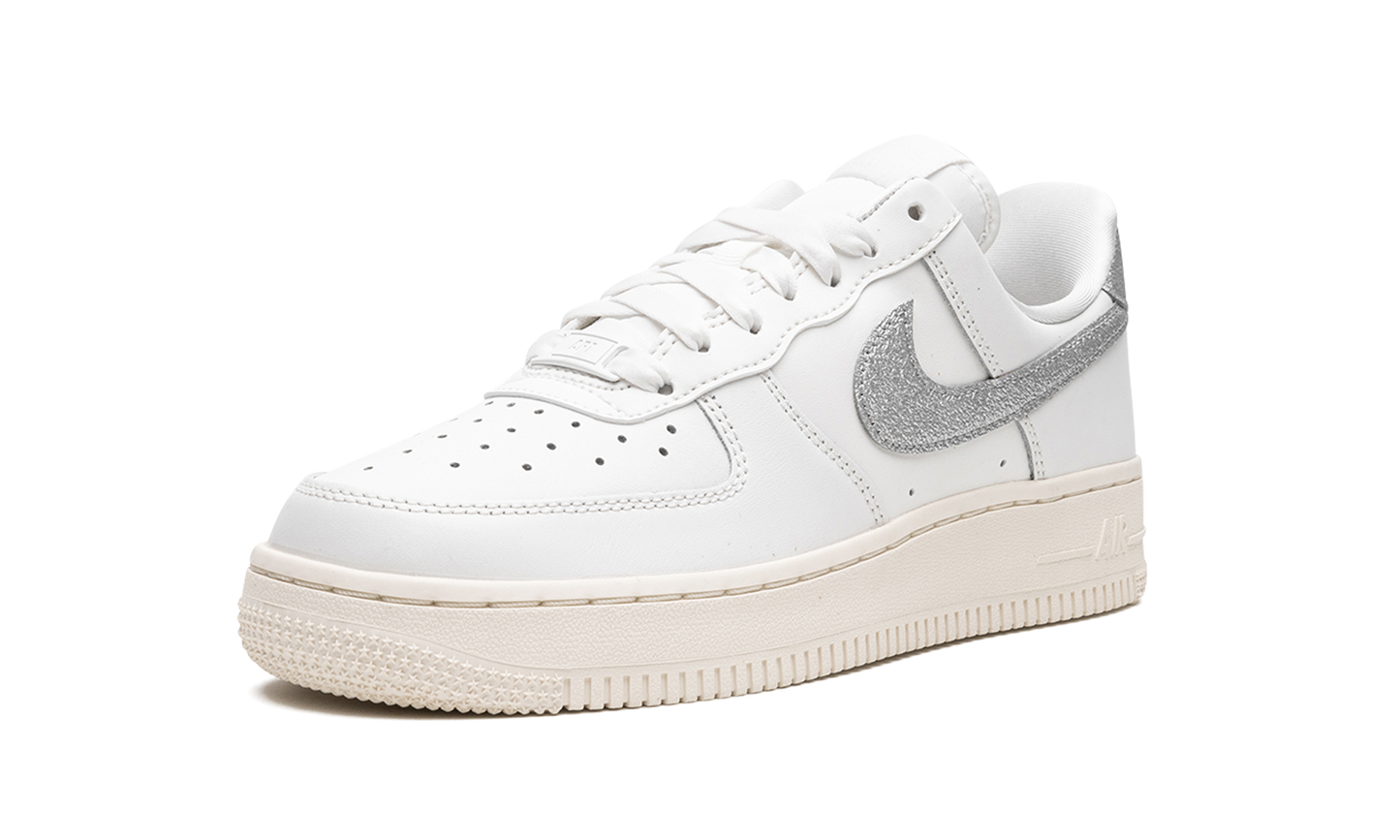 AIR FORCE 1 '07 MNS WMNS "Summit White Sail White Metallic Silver" DQ7569 100