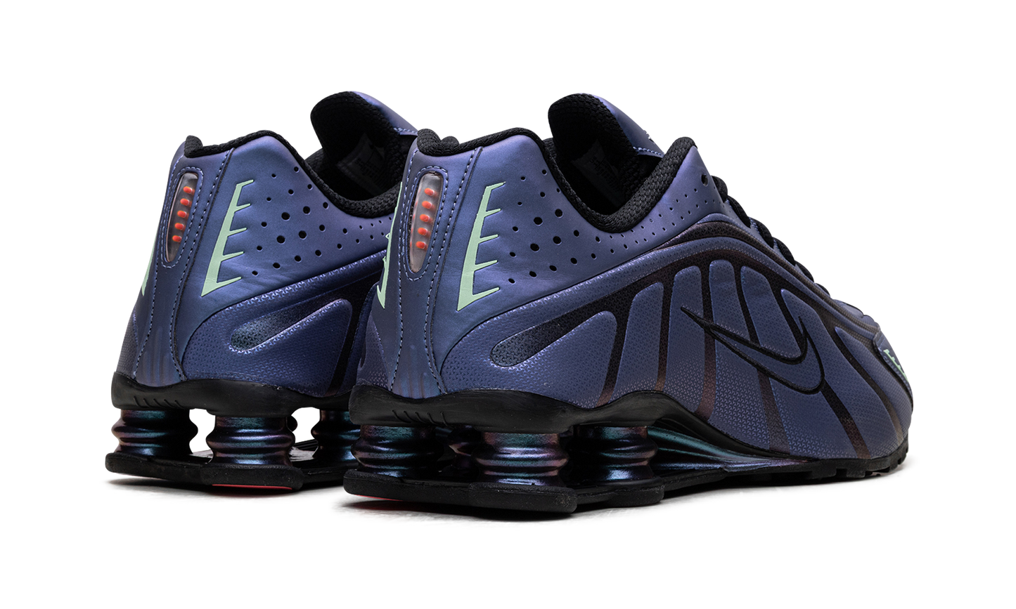 Shox R4 "Iridescent" HQ3446 001