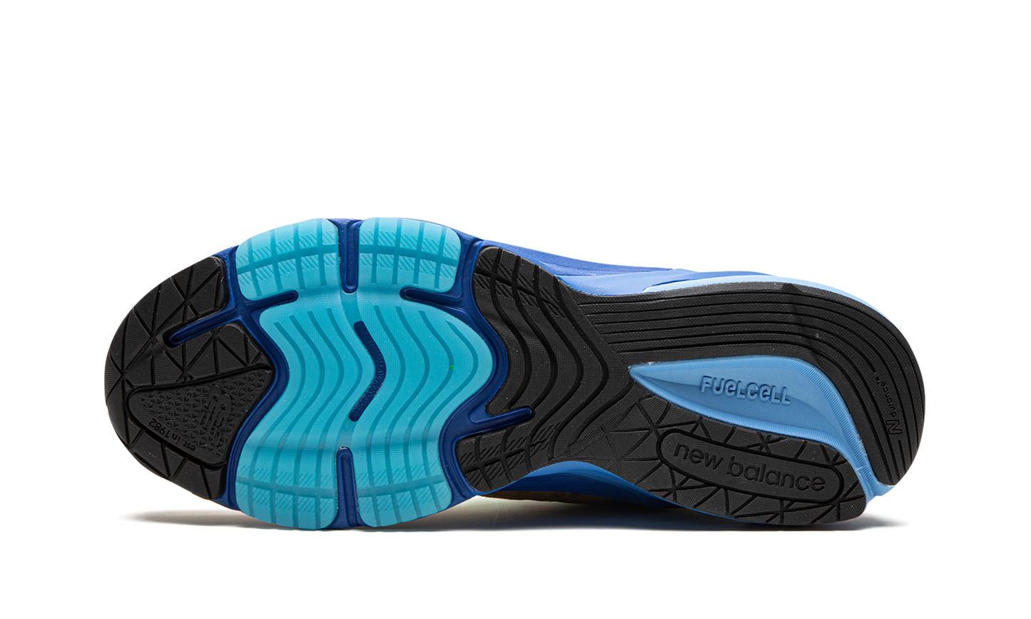 990 v6 "Action Bronson Baklava" M990AB6