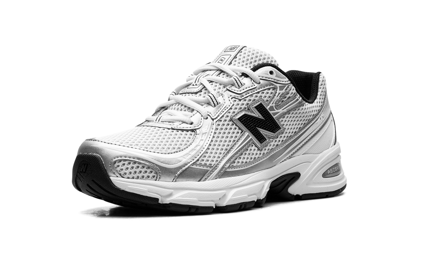 740 "White Silver Metallic Navy" U740NW2