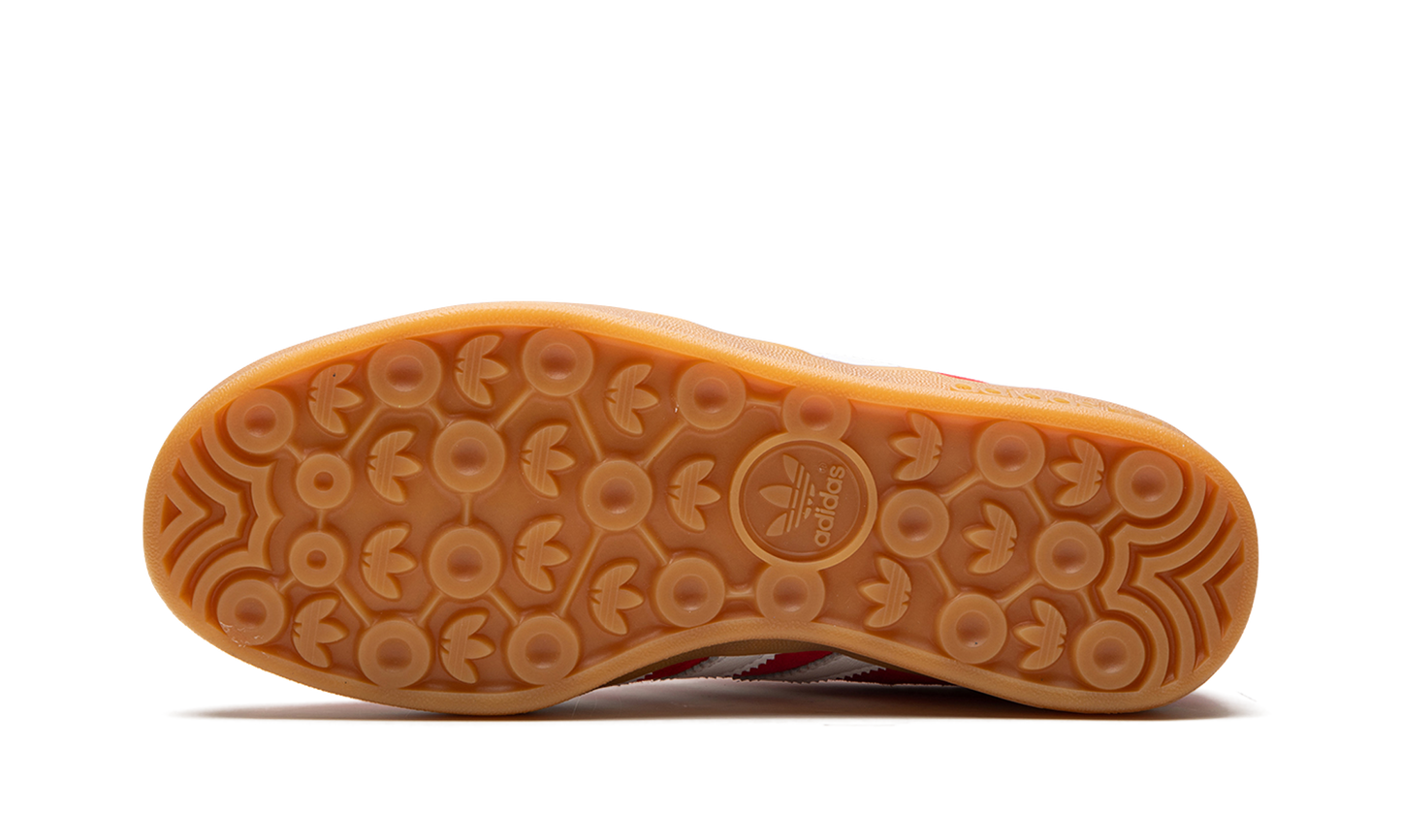 Gazelle Indoor "Scarlet Cloud White" H06261