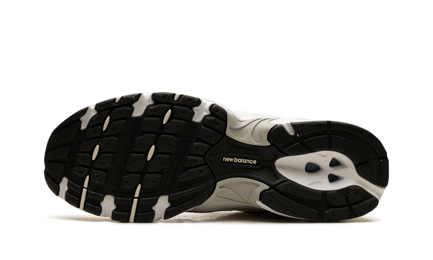 530 "White / Stoneware / Linen" MR530RD