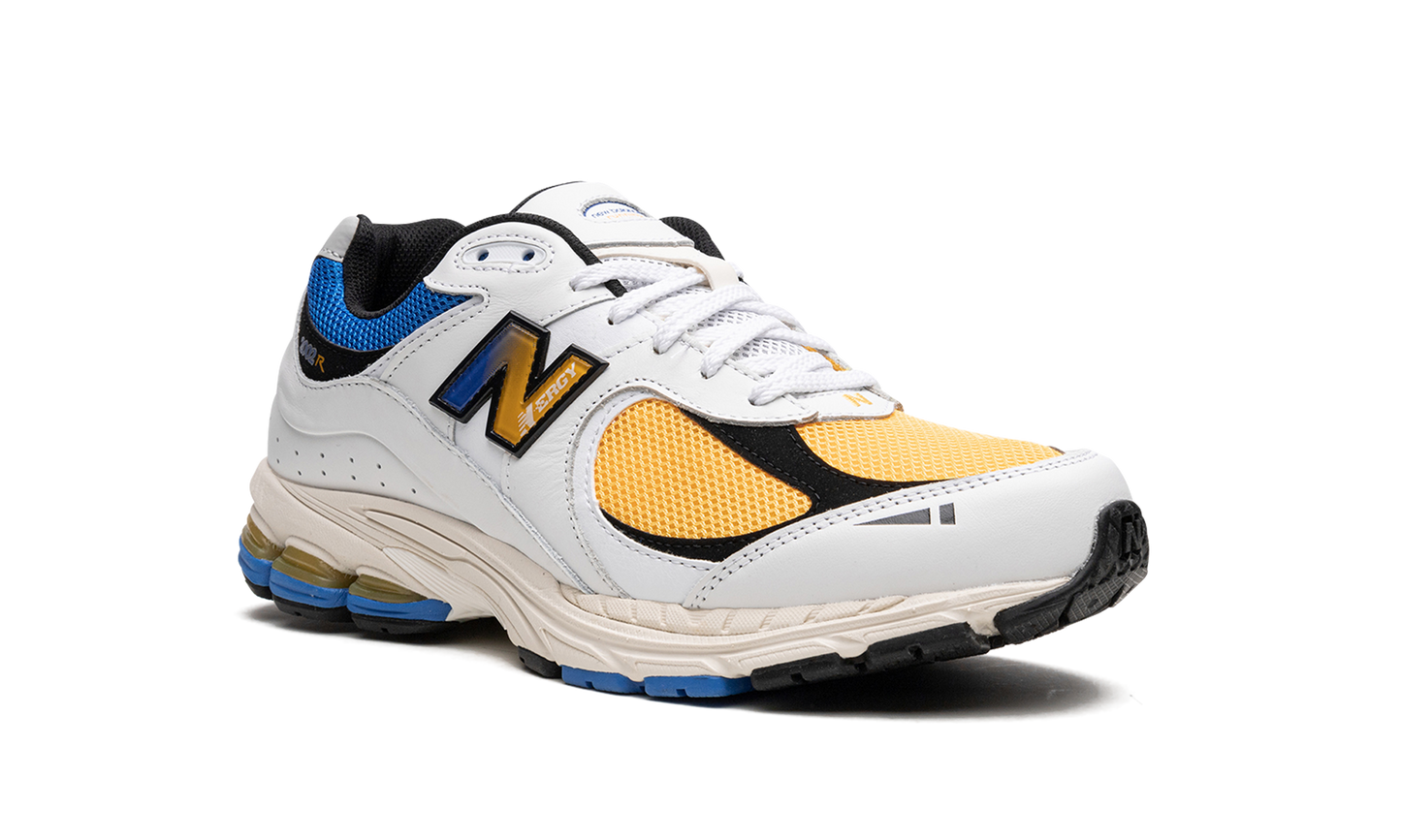 2002R "Vibrant Apricot" M2002RGW