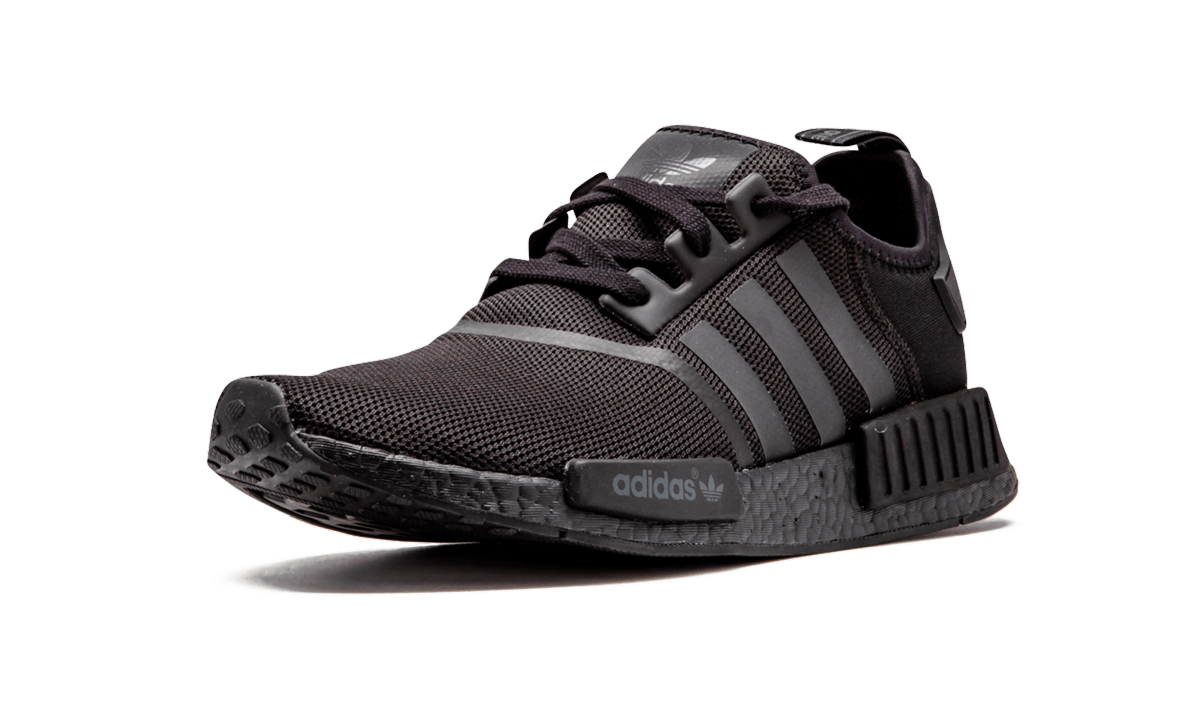 NMD_R1 "TRIPLE BLACK"