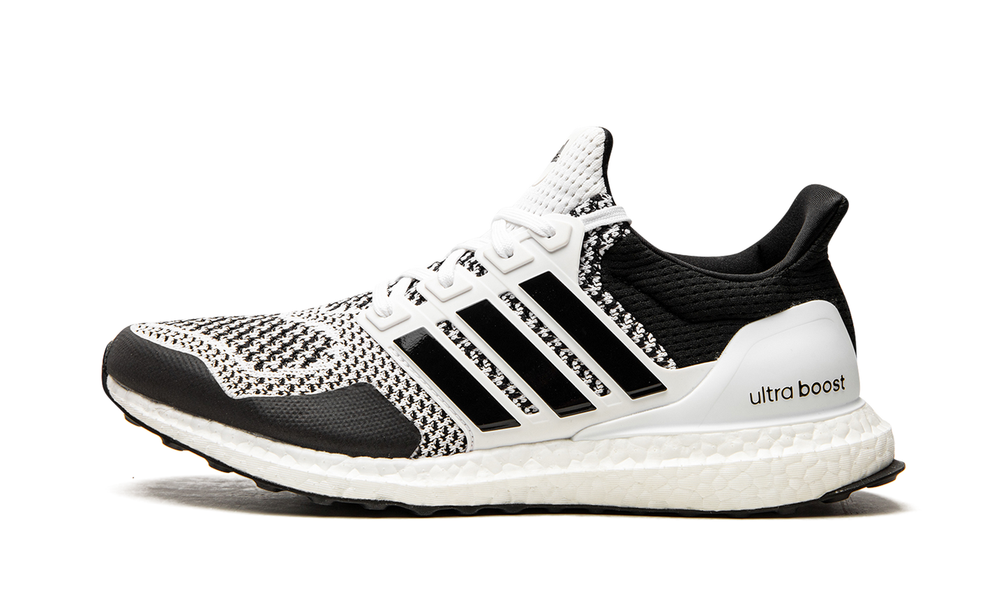 UltraBoost 1.0 DNA H68156