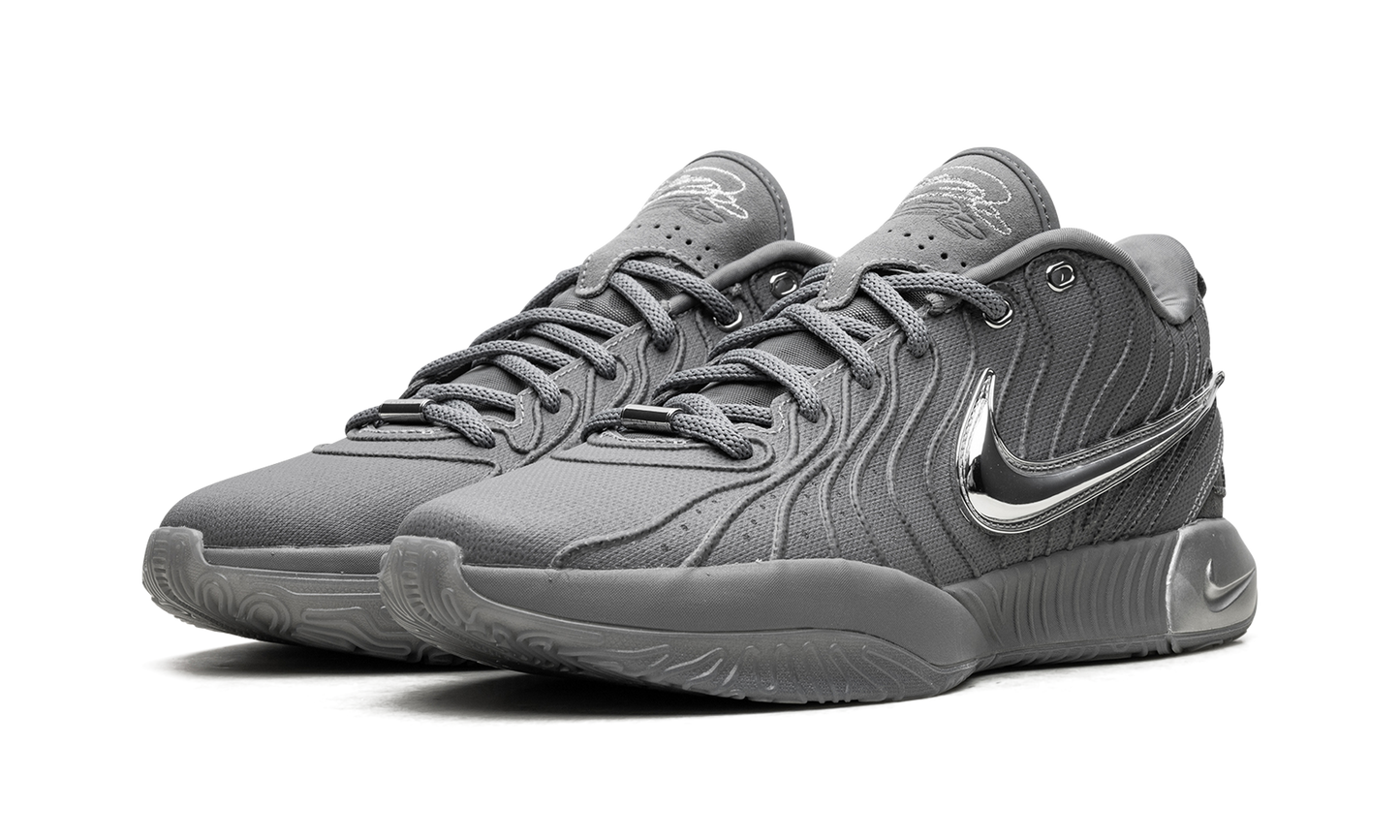 LeBron 21 "Cool Grey" HF5353 001