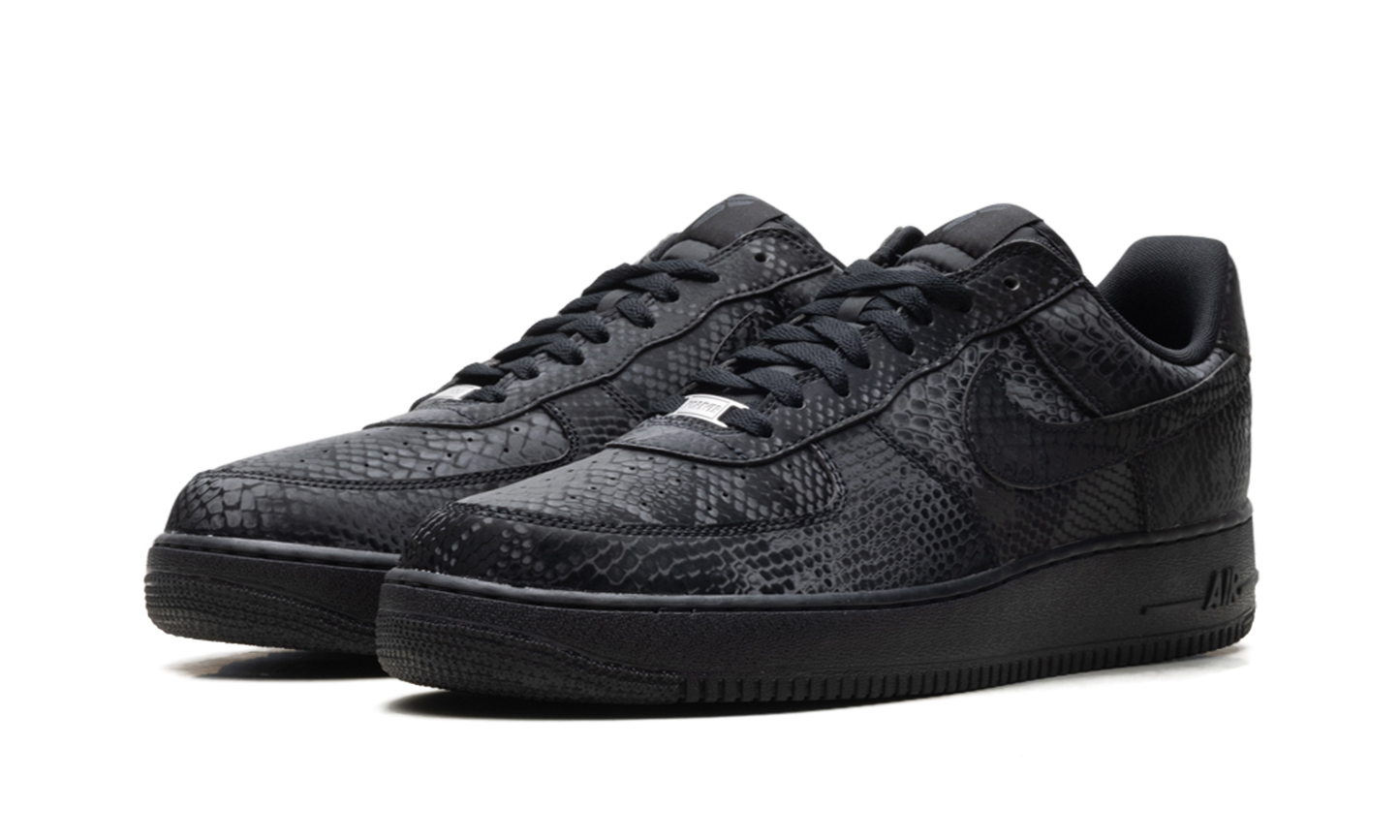 Kobe Bryant x Air Force 1 Low "Black" IB0018 003