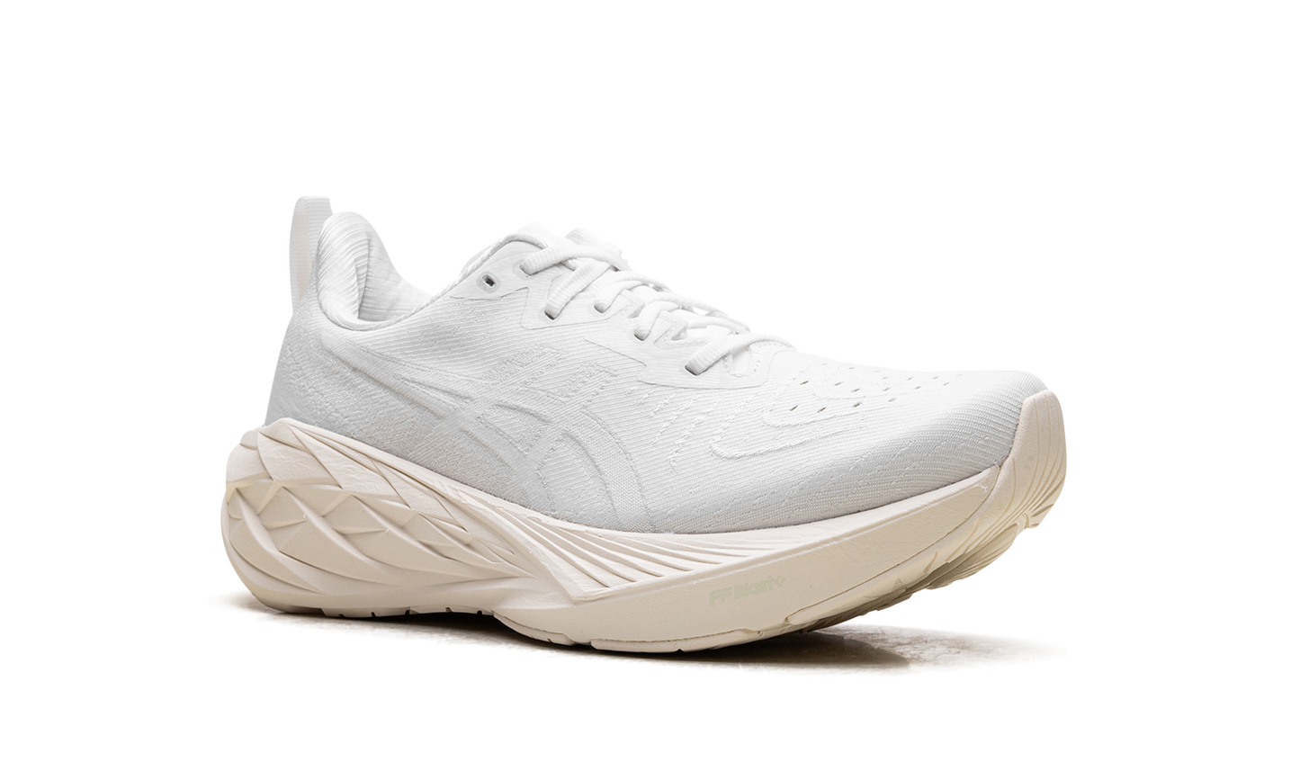 Novablast 4 "White / White" 1011B693 102