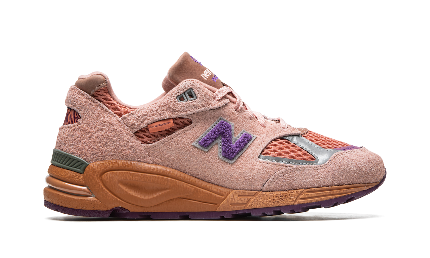 990 V2 "Salehe Bembury - Sand Be The Time" M990SB2