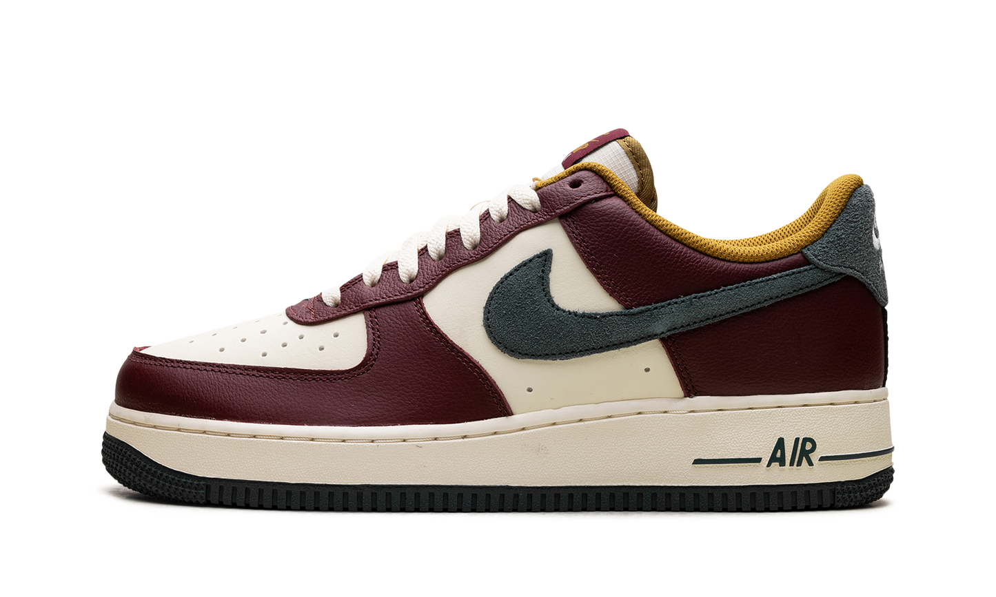 Air Force 1 "Dark Team Red Vintage Green" HQ3612 113