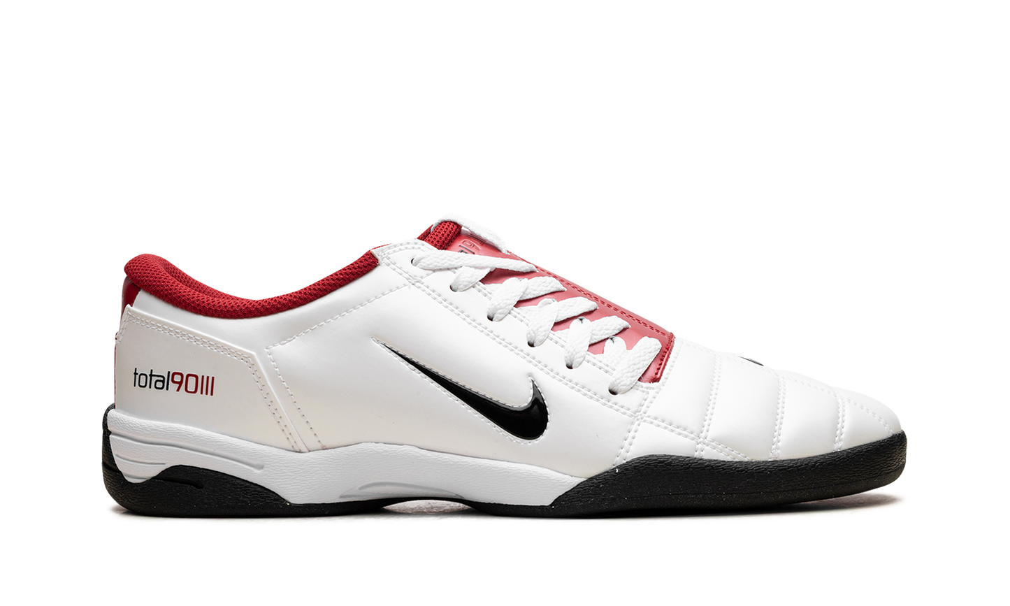 Total 90 III "White / Gym Red" HQ2851 100