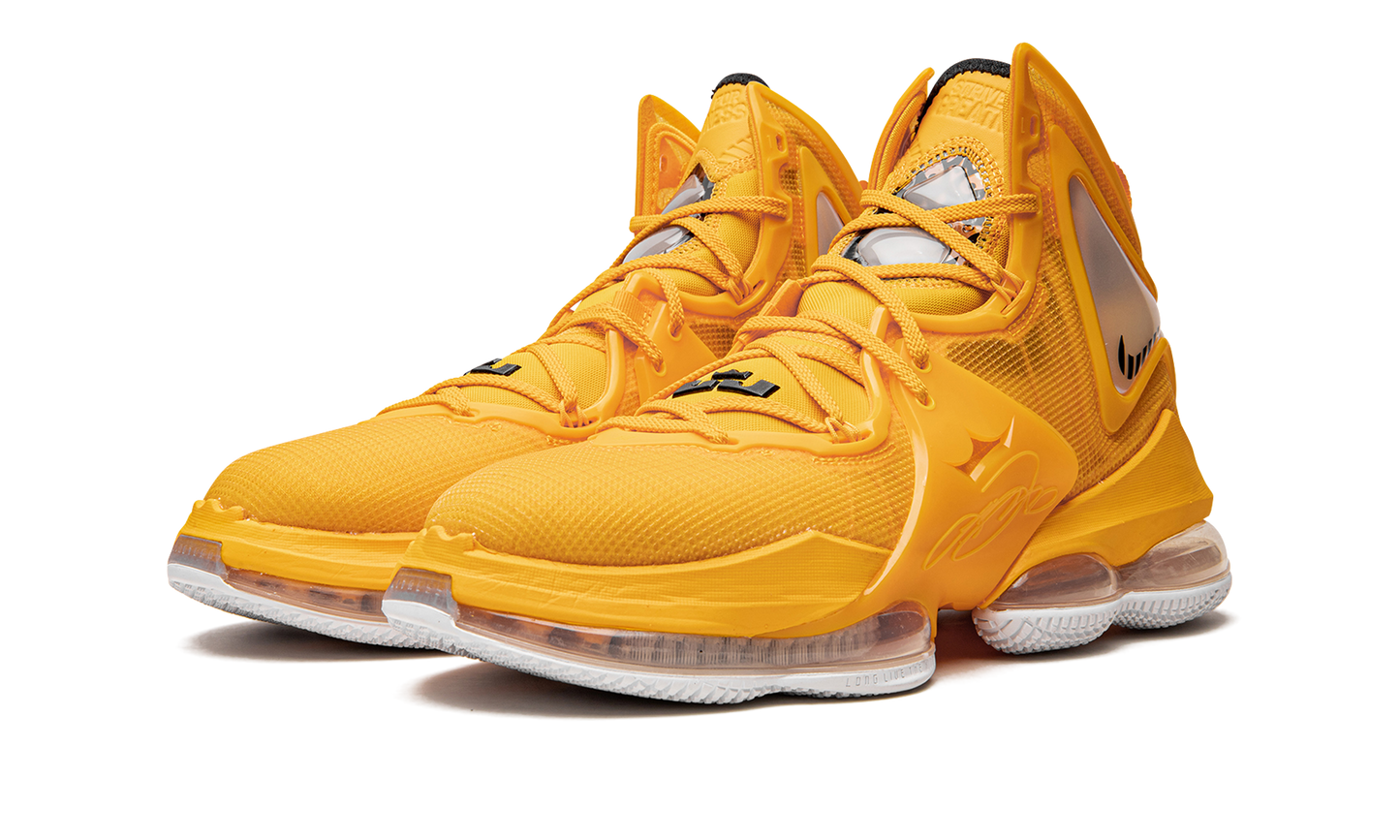 LeBron 19 "Hard Hat" CZ0203 700
