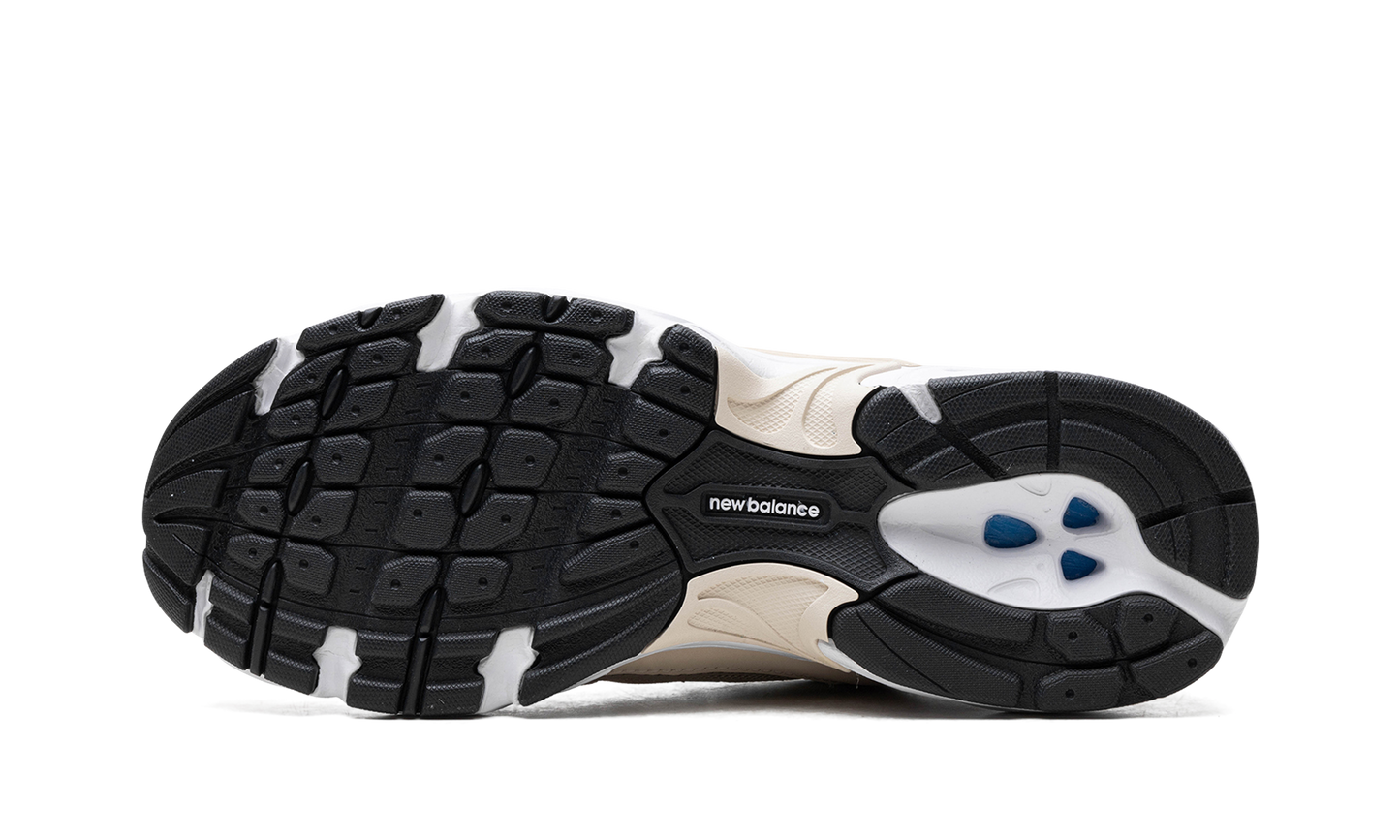 530 "Beige Aluminum" MR530SMD