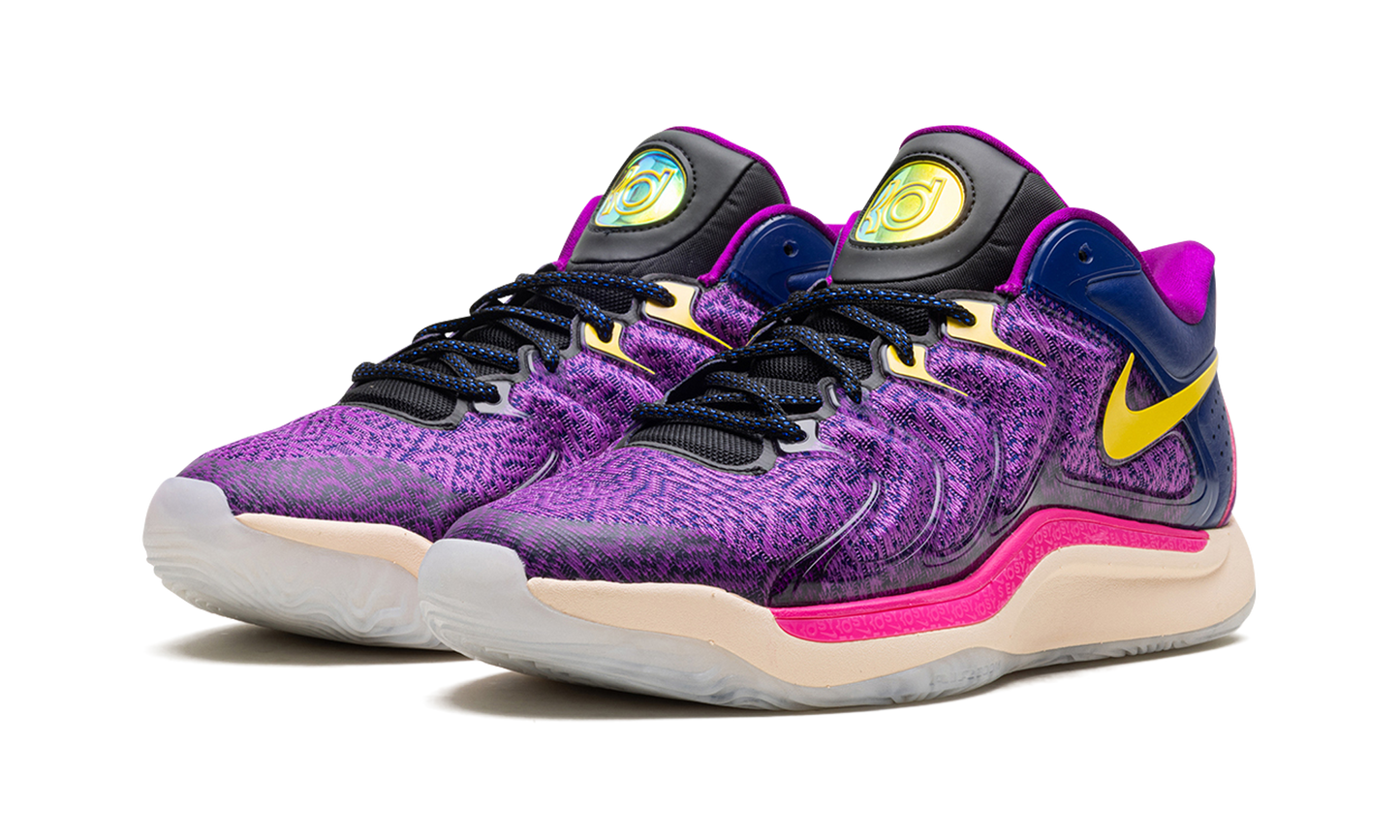 KD 17 "Travel Ball" FJ9487 400