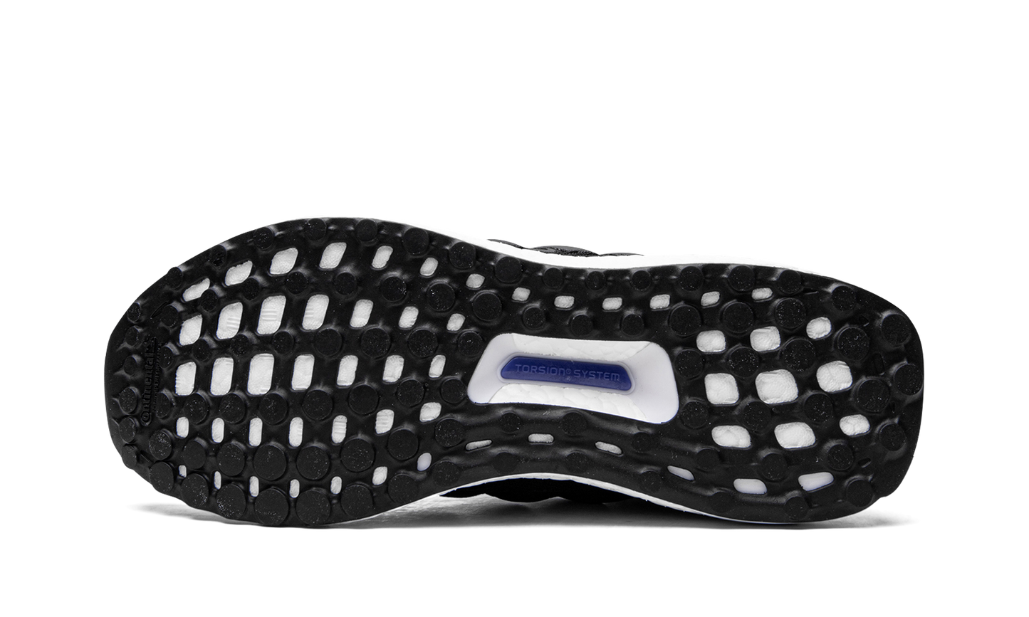 ULTRABOOST rLEA LAB HI FZ3985