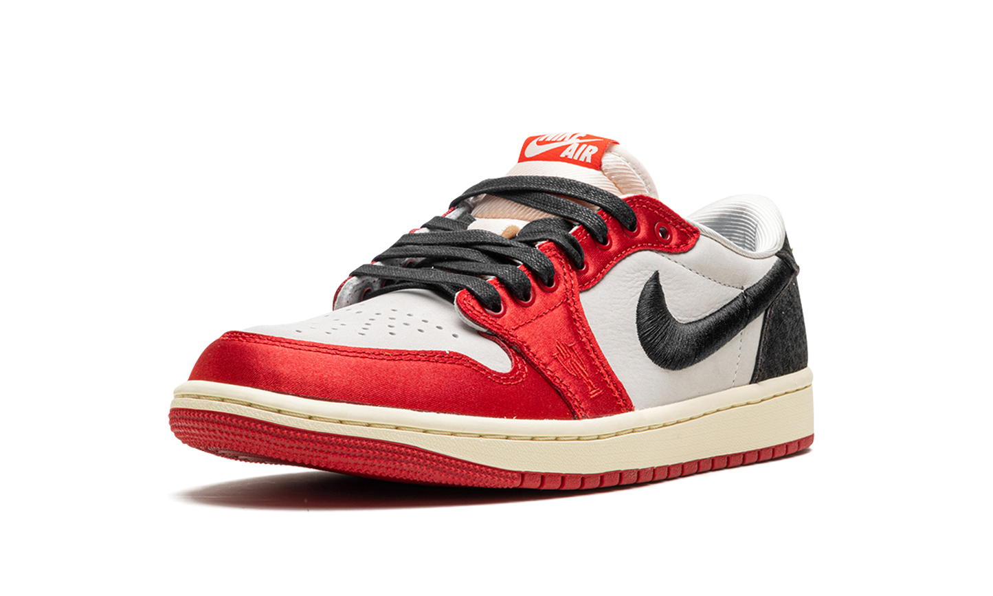 Air Jordan 1 "Trophy Room - Away" FN0432 100