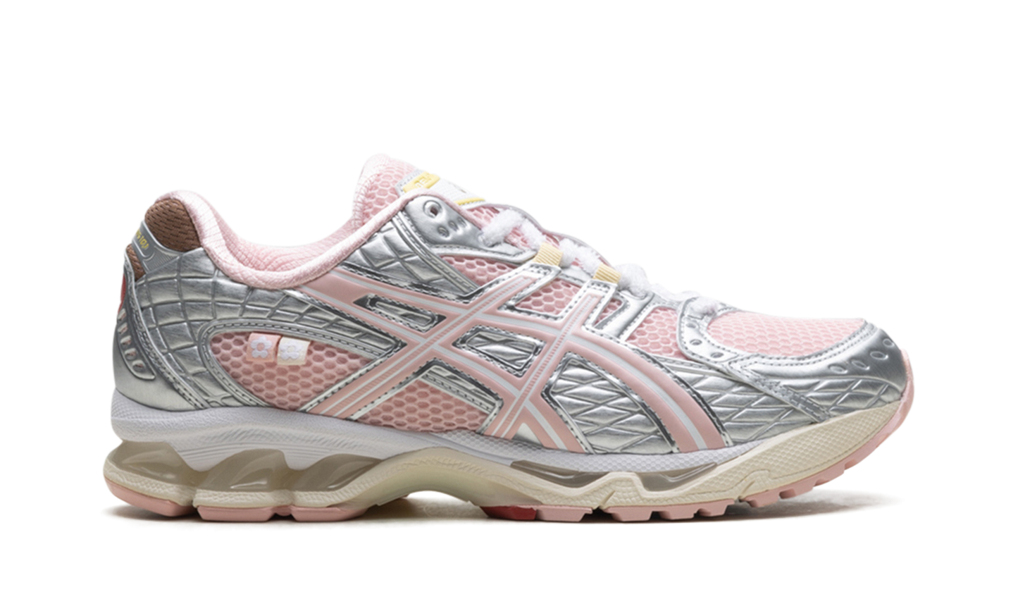 GEL-Nimbus 10.1 "VandyThePink - Strawberry" 1203A865 702