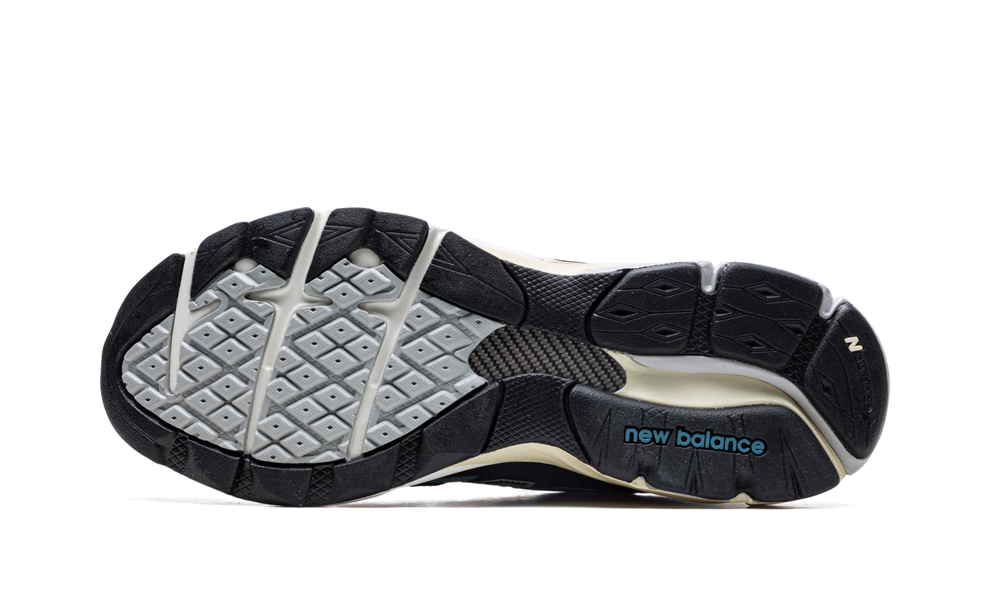 990v3 "Teddy Santis - Castlerock" M990TE3