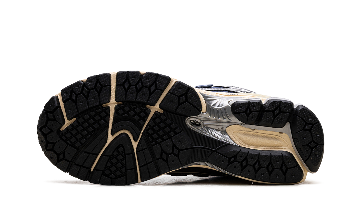 1906R "Vintage Indigo" U1906RCK