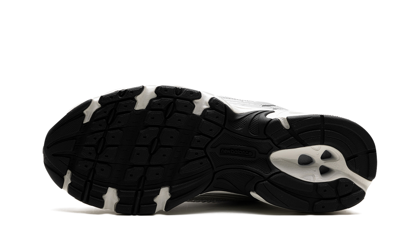 530 "Grey Matter / Silver Metallic" MR530LG