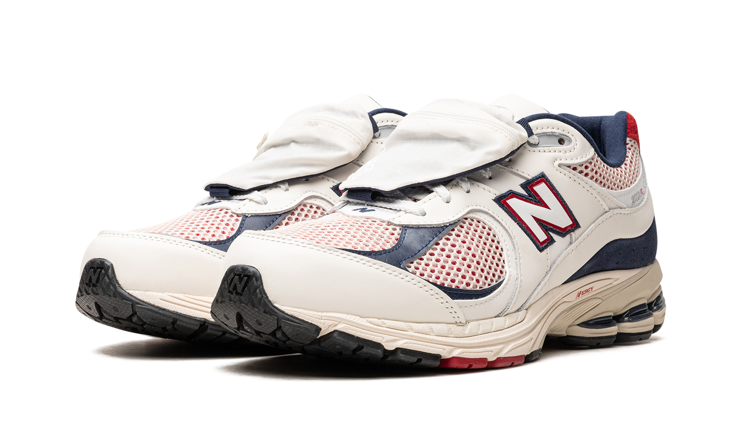 2002R "Sea Salt/Team Red" M2002RVE