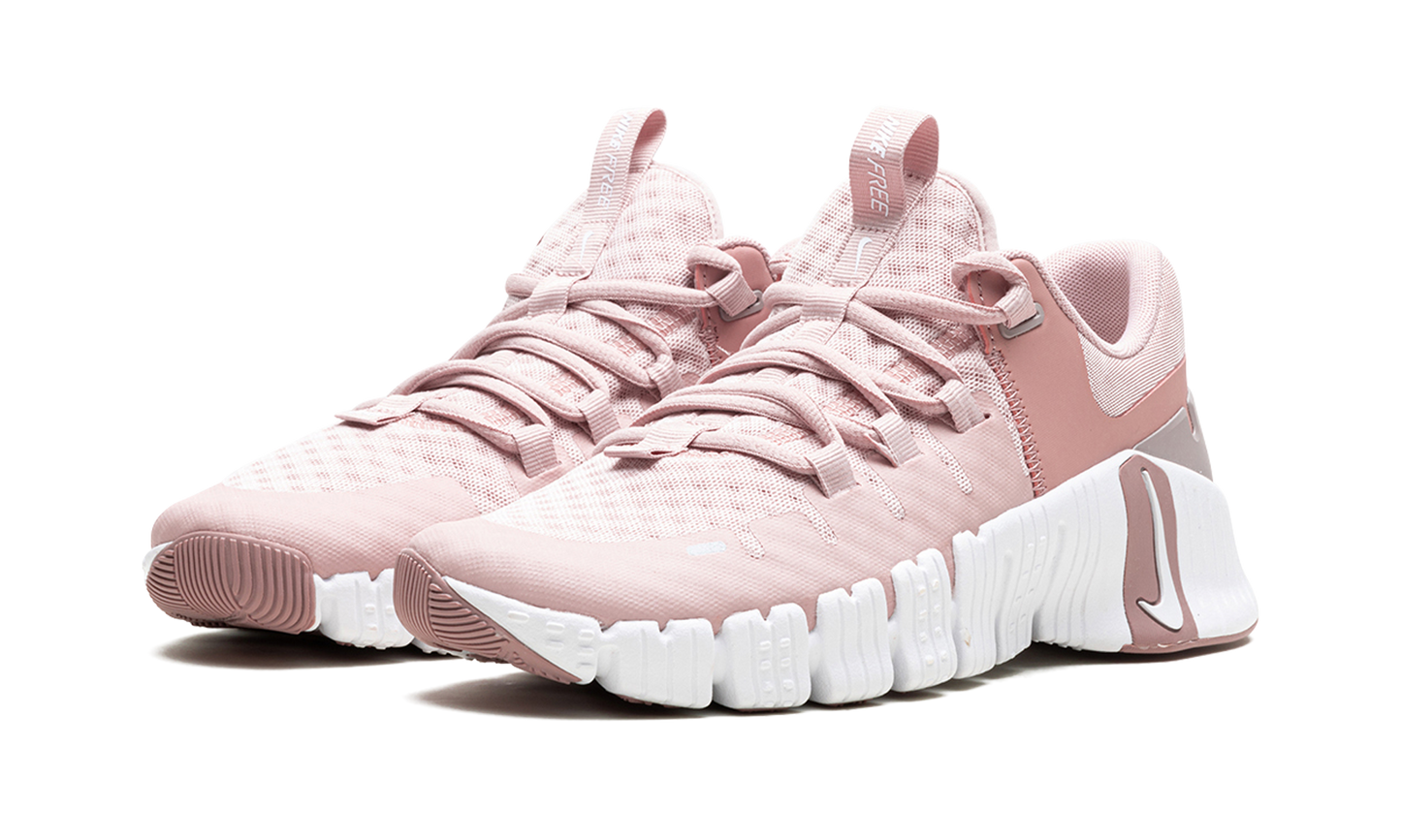 WMNS Nike Free Metcon 5 "Pink Oxford" DV3950 600