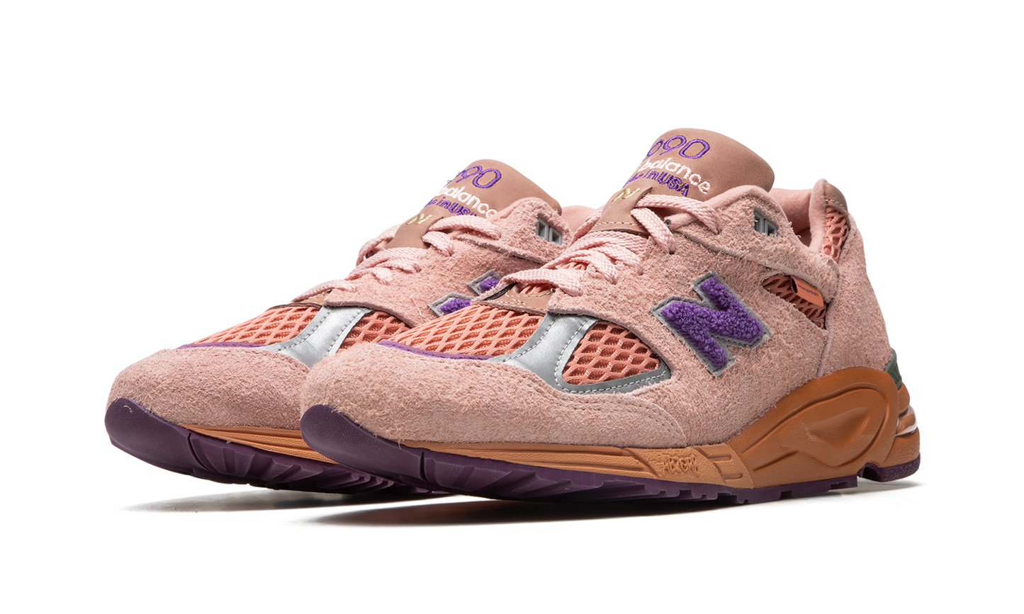 990 V2 "Salehe Bembury - Sand Be The Time" M990SB2