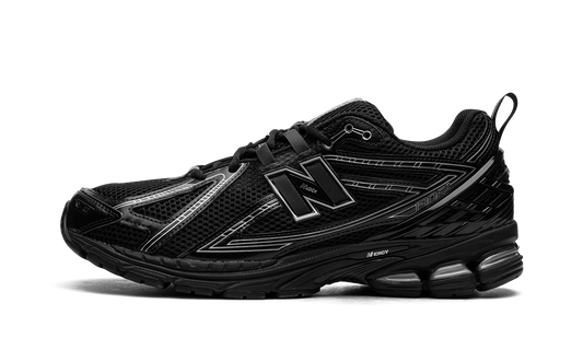 1906R "Black / Silver" M1906RCH