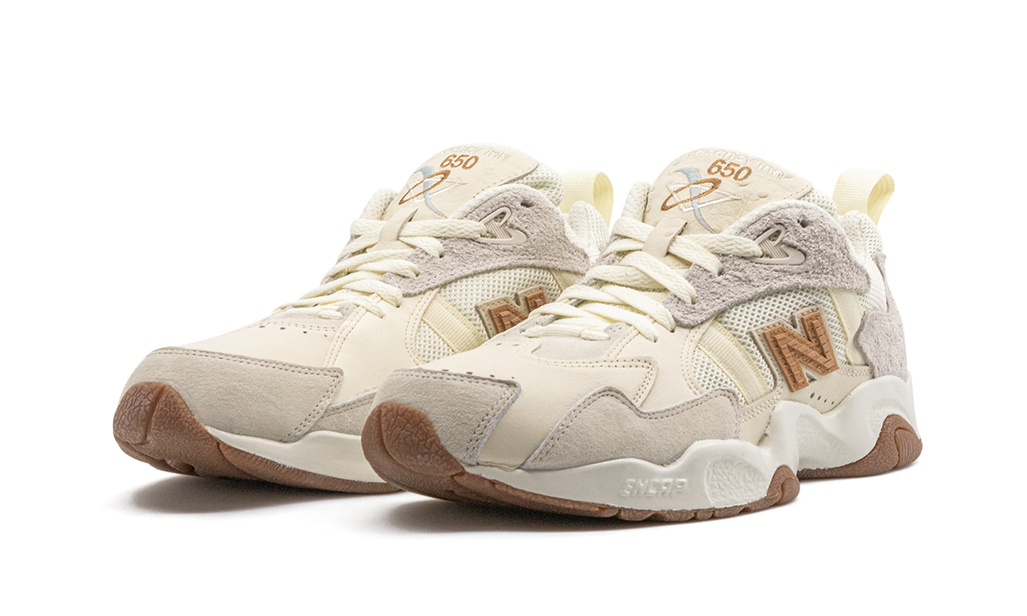 650 NO VACANCY "White/Brown" ML650NVB