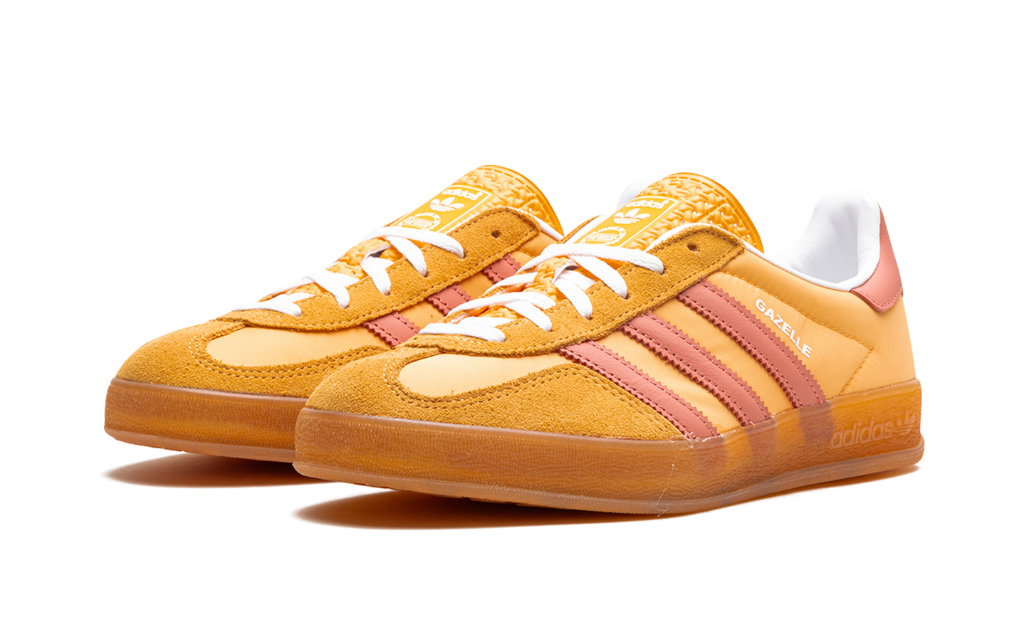 Gazelle Indoor WMNS "Semi Spark Clay" IE2959