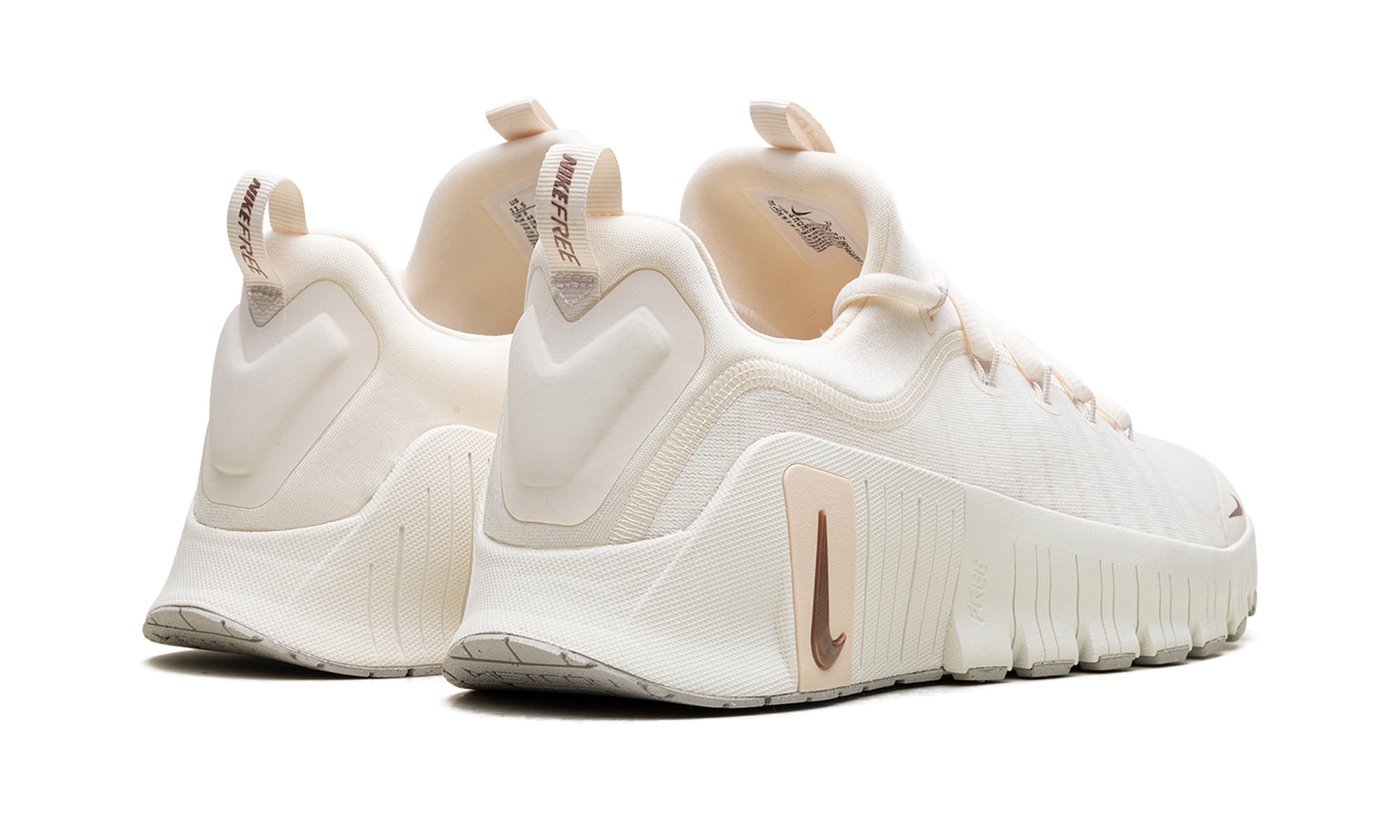 Free Metcon 6 WMNS "Pale Ivory / Guava Ice / Sail / Metallic Red Bronze" FJ7126 100