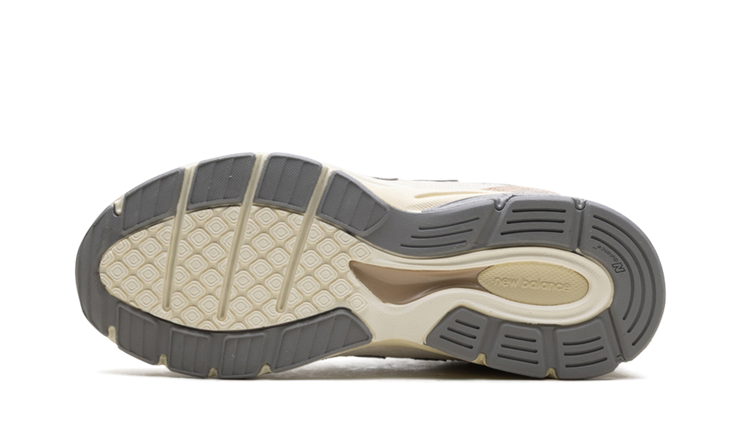 990v4 GS "Teddy Santis - Limestone"